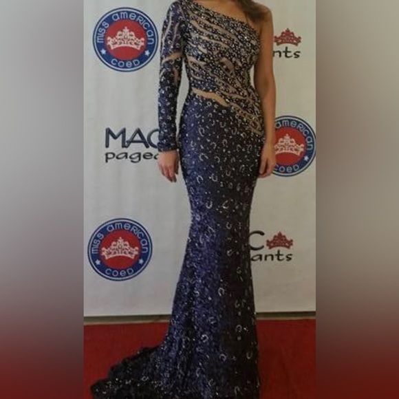 MAKE AN OFFER One of a kind, NATIONAL Pageant winning gown! - Picture 2 of 2